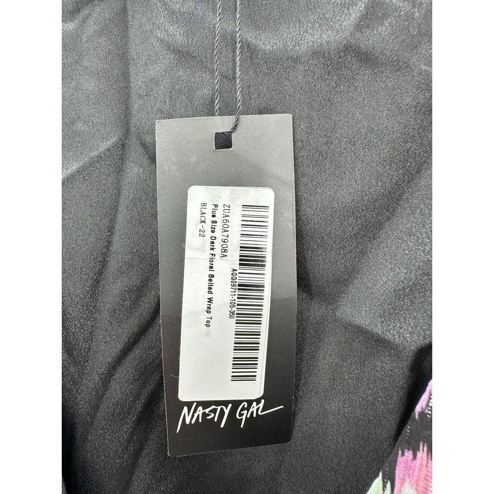 Nasty Gal Plus Size Dark Floral Belted Wrap Top Women's Size 18 NEW - Picture 4 of 8